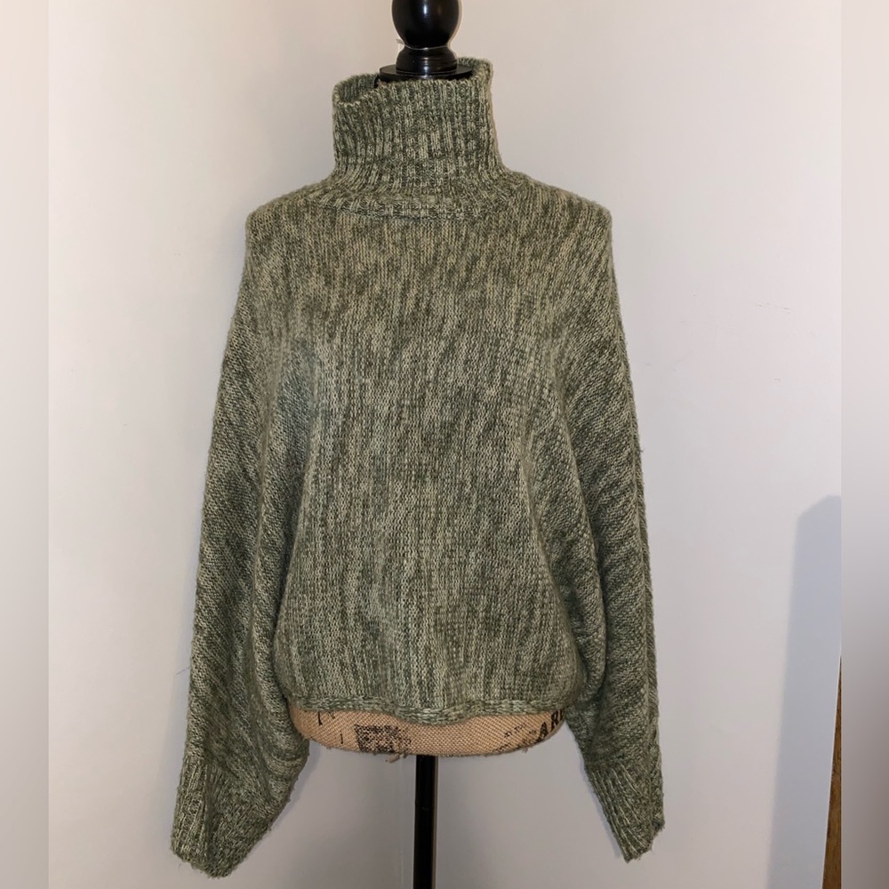 RARE JW STYLE TURTLENECK SWEATER